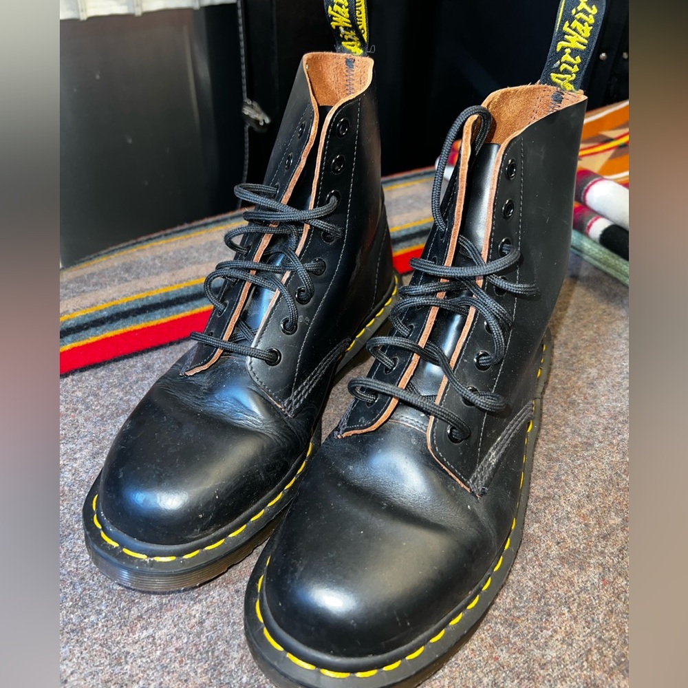Dr Martin Black Lace Up Boot, Made in England, 1460